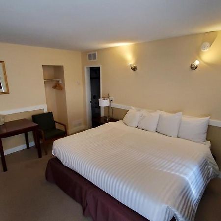 קורטנאי Comox Valley Inn & Suites מראה חיצוני תמונה