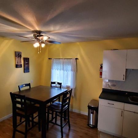 קורטנאי Comox Valley Inn & Suites מראה חיצוני תמונה