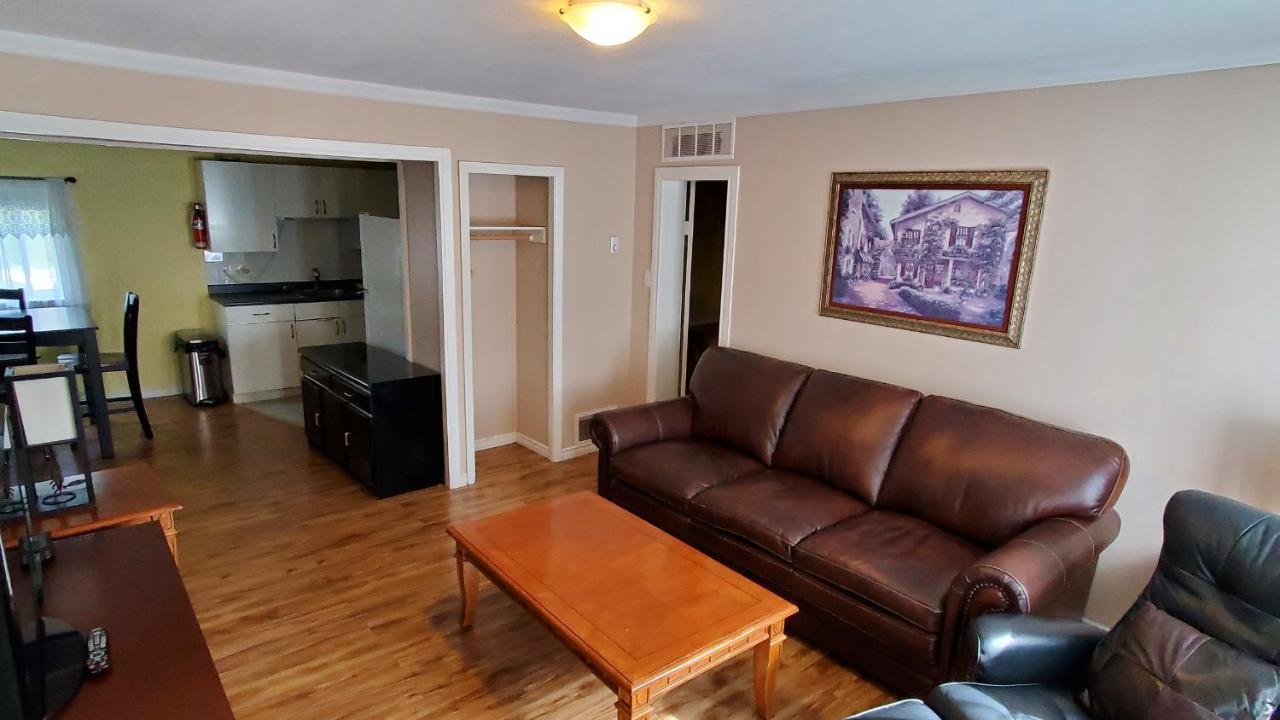קורטנאי Comox Valley Inn & Suites מראה חיצוני תמונה