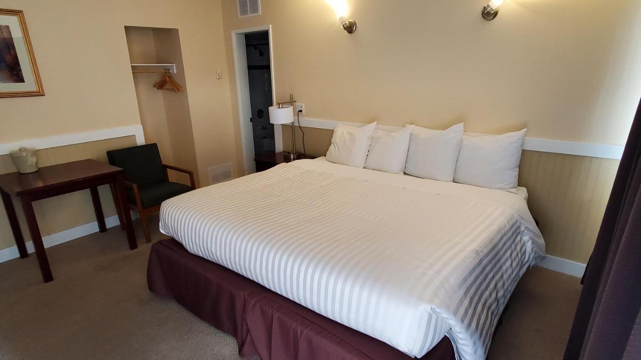 קורטנאי Comox Valley Inn & Suites מראה חיצוני תמונה