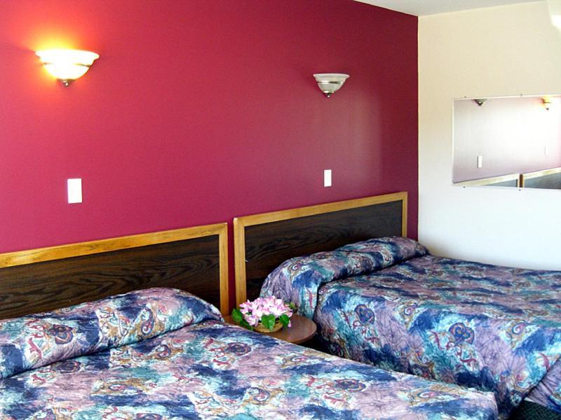 קורטנאי Comox Valley Inn & Suites חדר תמונה