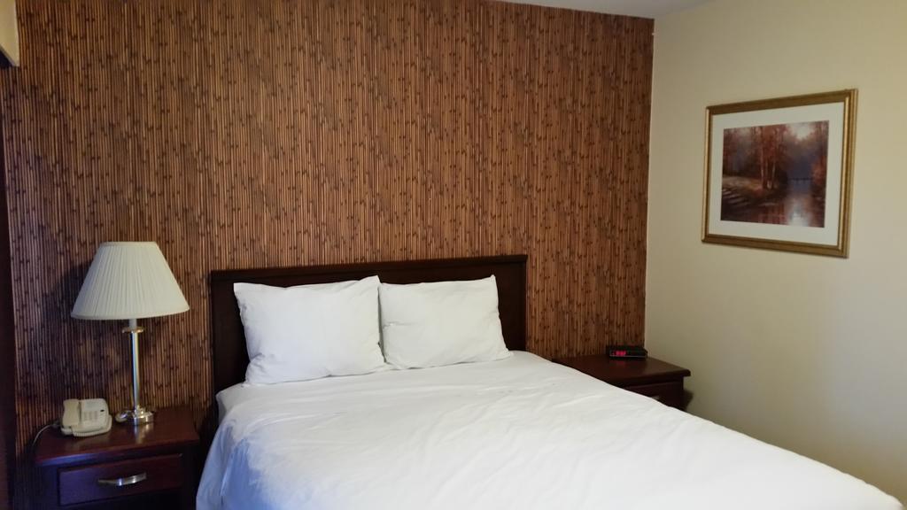 קורטנאי Comox Valley Inn & Suites מראה חיצוני תמונה