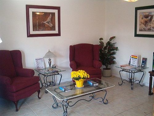קורטנאי Comox Valley Inn & Suites מראה חיצוני תמונה