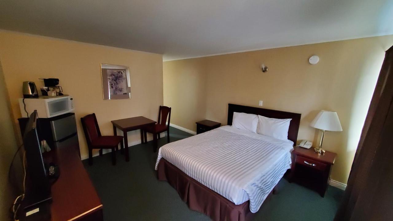 קורטנאי Comox Valley Inn & Suites מראה חיצוני תמונה